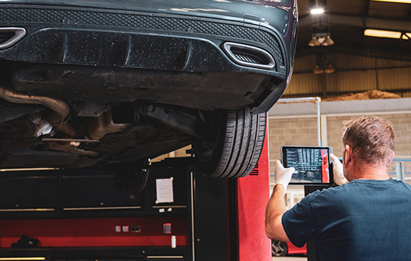 Vehicle Health Check - Taking Tyre Tread Depths With iPad