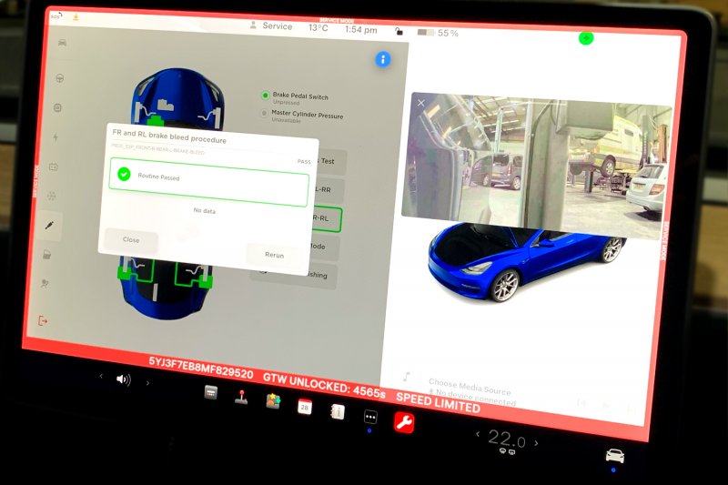 Screenshot of the Tesla diagnostics system on a computer with a blue Tesla in Focus